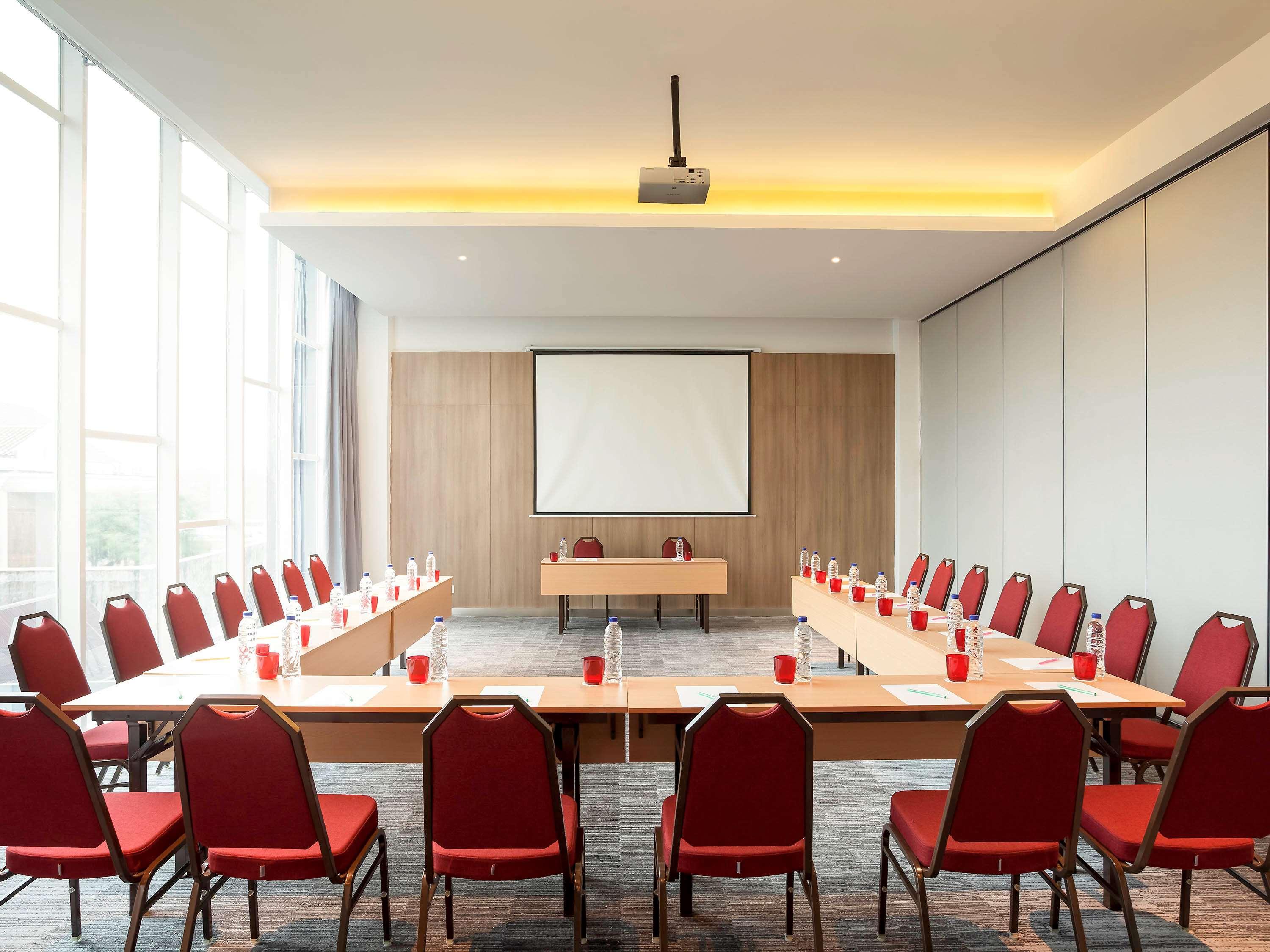 Ibis Makassar City Center Zewnętrze zdjęcie